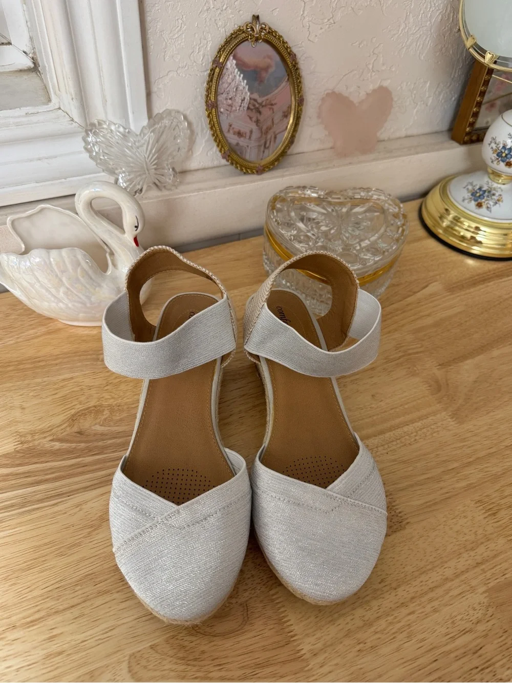 Comfortview shimmer espadrille wedge sandals size 9.5 stretchy comfort straps
